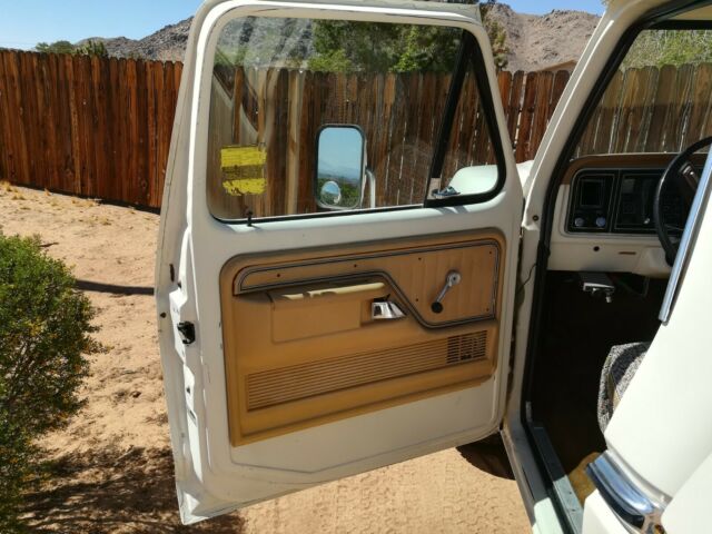 1977 White Ford F-350 Standard Cab Pickup