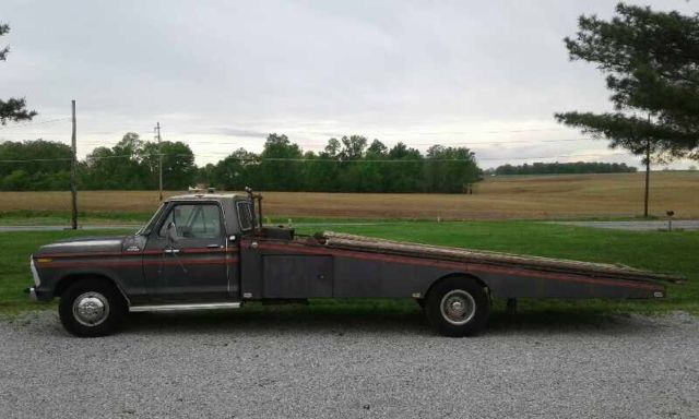 1977 Gray Ford F-350 Car Hauler