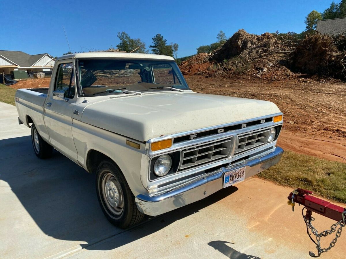 1977 White Ford F-100 Standard Cab Pickup