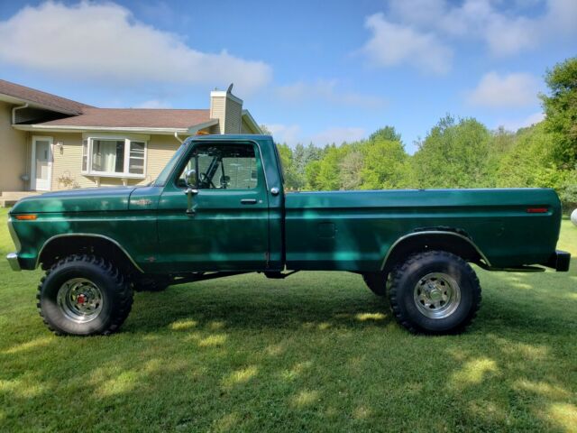 1977 Green Ford F-250 Standard Cab Pickup