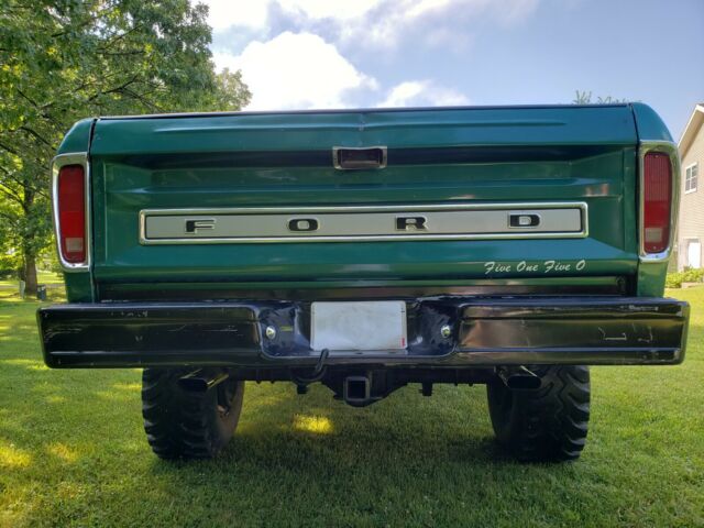 1977 Green Ford F-250 Standard Cab Pickup