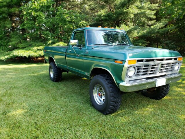 1977 Green Ford F-250 Standard Cab Pickup