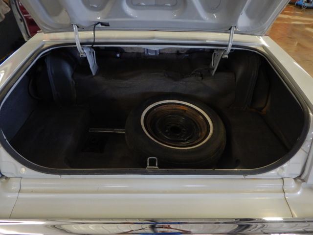 1977 Gray Ford LTD Coupe