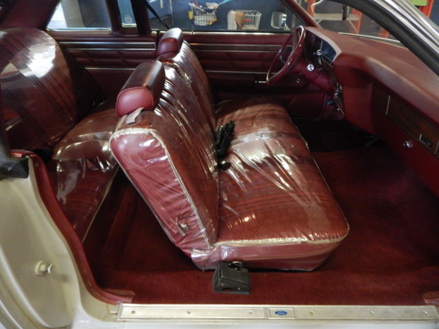 1977 Gray Ford LTD Coupe