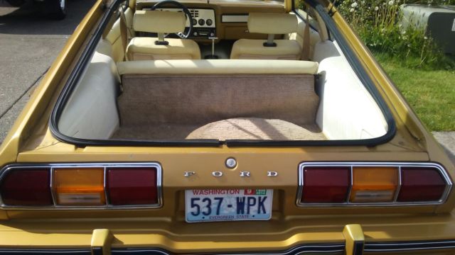 1977 Honey gold Ford Mustang Coupe