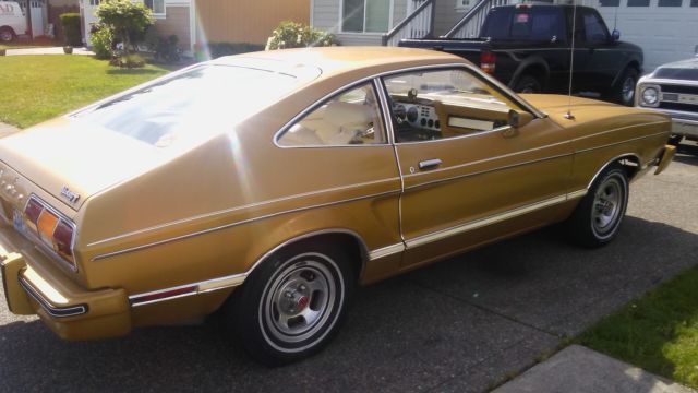1977 Honey gold Ford Mustang Coupe
