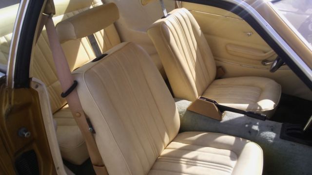 1977 Honey gold Ford Mustang Coupe