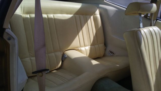 1977 Honey gold Ford Mustang Coupe