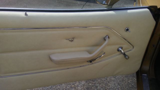 1977 Honey gold Ford Mustang Coupe