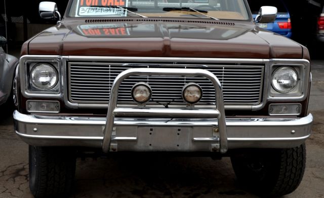 1977 BROWN AND WHITE GMC Sierra 3500 Standard Cab Pickup