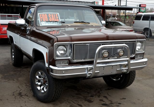 1977 BROWN AND WHITE GMC Sierra 3500 Standard Cab Pickup