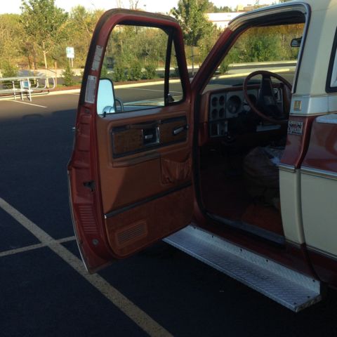 1977 Orange GMC Sierra 2500 Pick Up