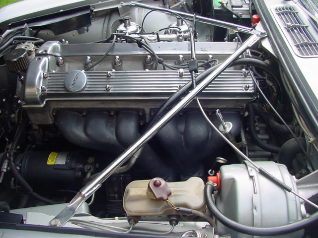 1977 dark green Jaguar XJ6 Sedan