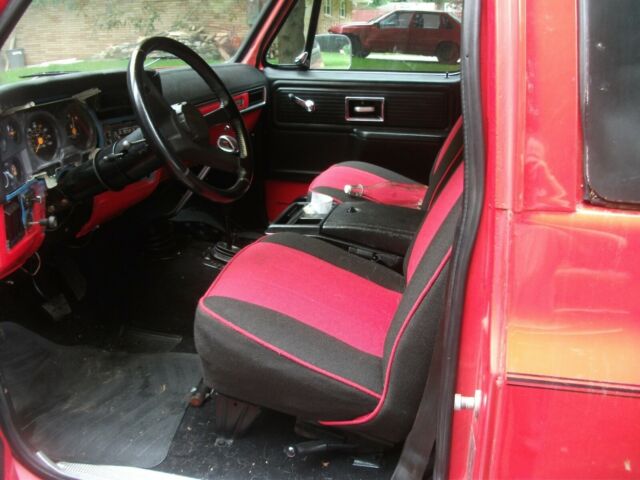 1977 red Chevrolet Blazer 2 door