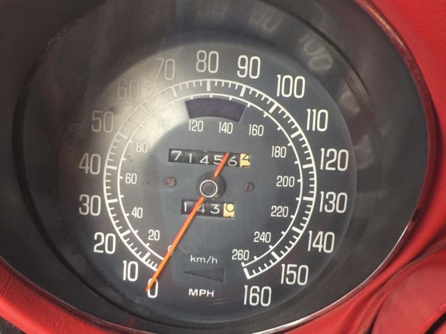 1977 White Chevrolet Corvette Coupe