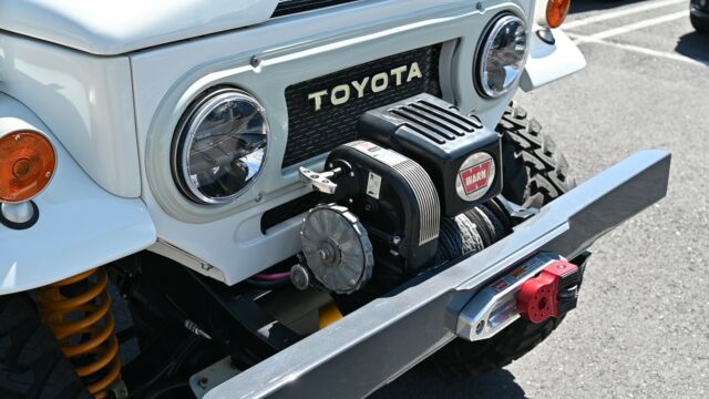 1977 White Toyota Land Cruiser SUV