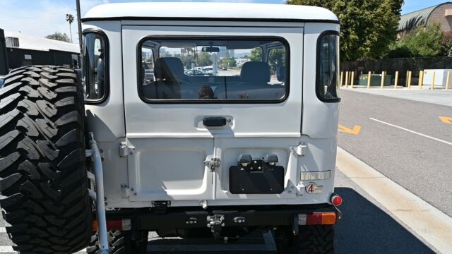 1977 White Toyota Land Cruiser SUV