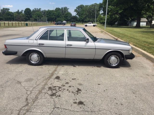 1977 Silver Mercedes-Benz 300-Series Sedan