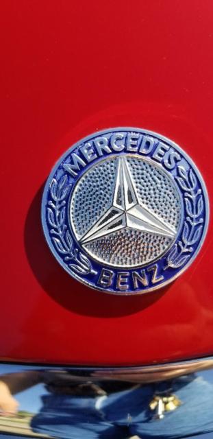 1977 Red Mercedes-Benz SL-Class Coupe