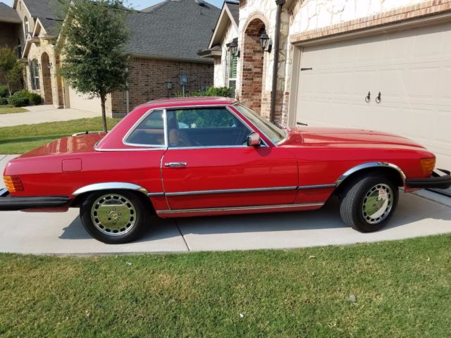 1977 Red Mercedes-Benz 400-Series Convertible
