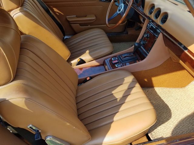 1977 Red Mercedes-Benz 400-Series Convertible