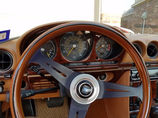 1977 Red Mercedes-Benz 400-Series Convertible