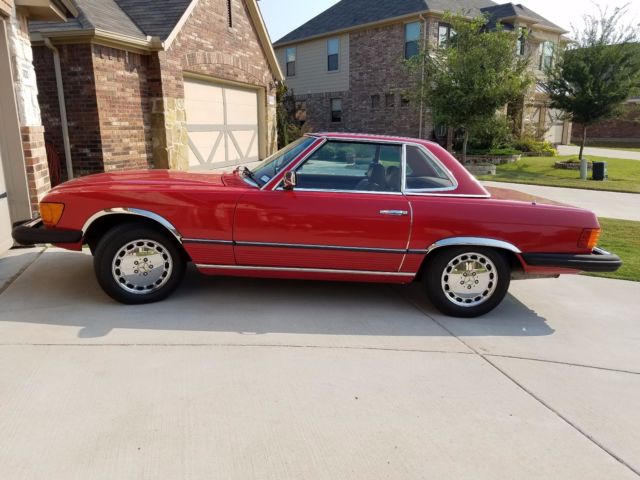 1977 Red Mercedes-Benz 400-Series Convertible