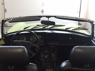 1977 Yellow MG MGB Convertible