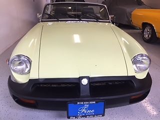 1977 Yellow MG MGB Convertible