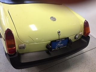 1977 Yellow MG MGB Convertible