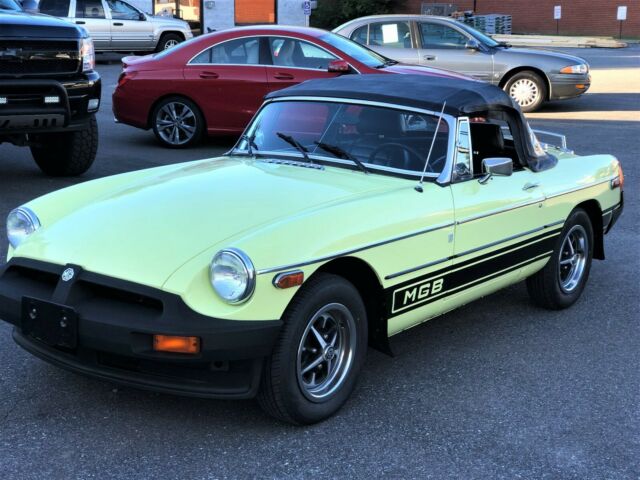 1977 Chartreuse BLVC167 MG MGB Convertible