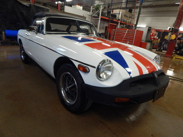 1977 White MG MGB Convertible