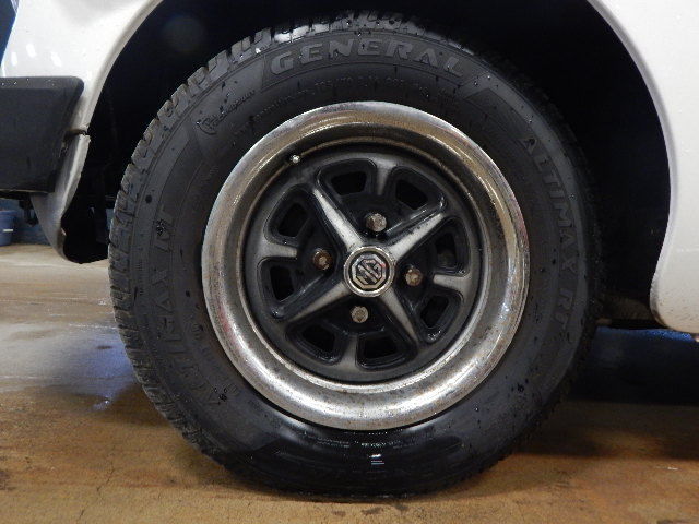 1977 White MG MGB Convertible