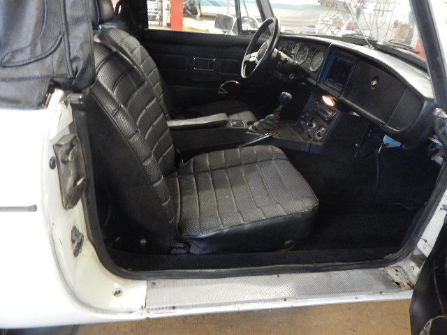1977 White MG MGB Convertible