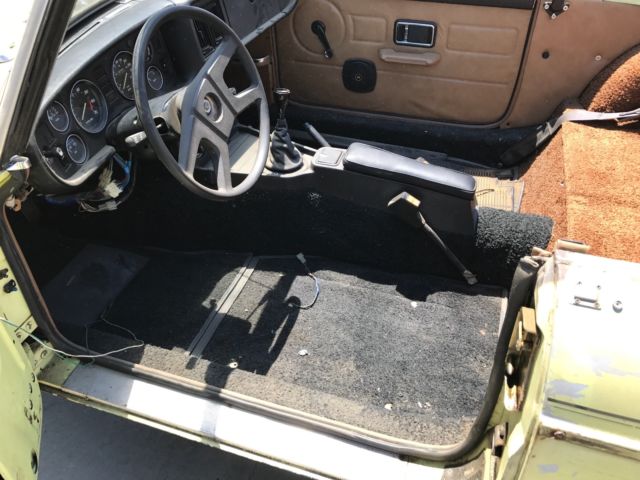 1977 Yellow MG MGB Convertible