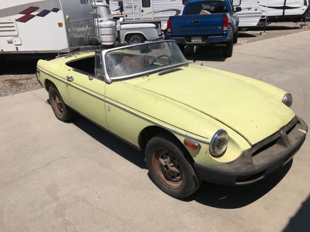 1977 Yellow MG MGB Convertible