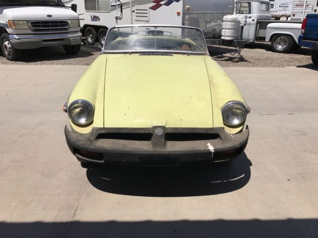 1977 Yellow MG MGB Convertible