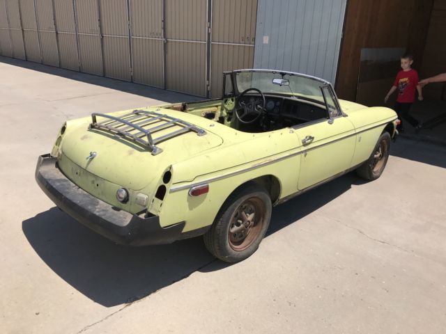 1977 Yellow MG MGB Convertible