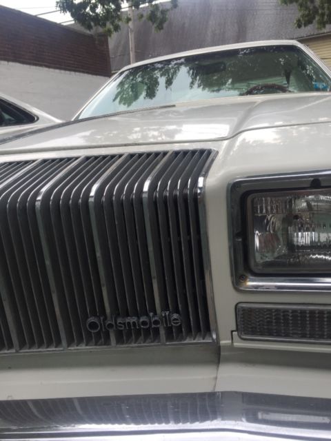 1977 BLACK CHERRY Oldsmobile Cutlass Coupe