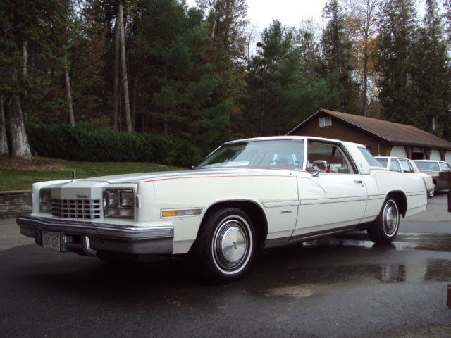 1977 White Oldsmobile Toronado Coupe
