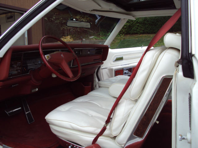 1977 White Oldsmobile Toronado Coupe