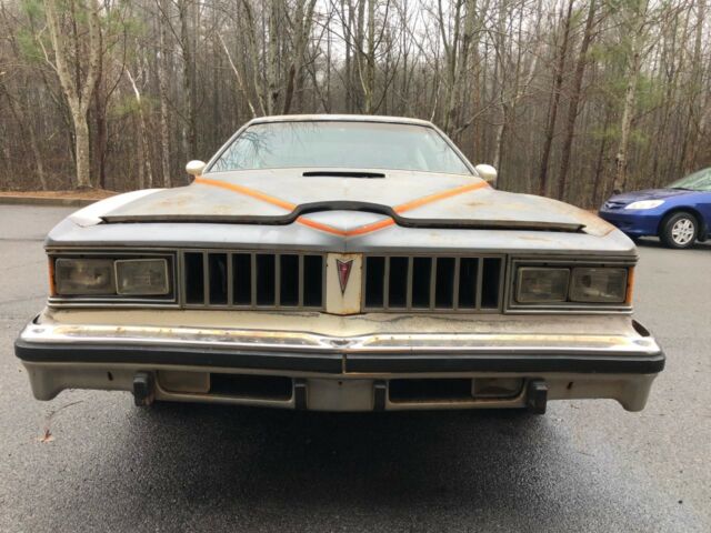 1977 White Pontiac CAN AM Coupe