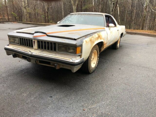 1977 White Pontiac CAN AM Coupe