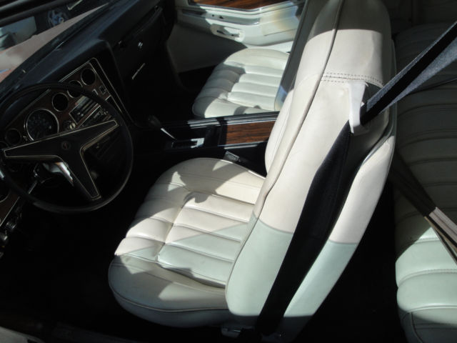 1977 White Pontiac Le Mans Coupe