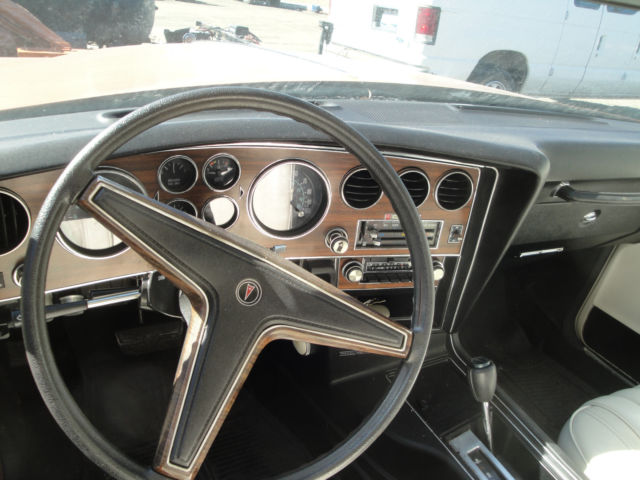 1977 White Pontiac Le Mans Coupe