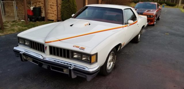 1977 White Pontiac Le Mans Coupe