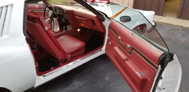 1977 White Pontiac Le Mans Coupe