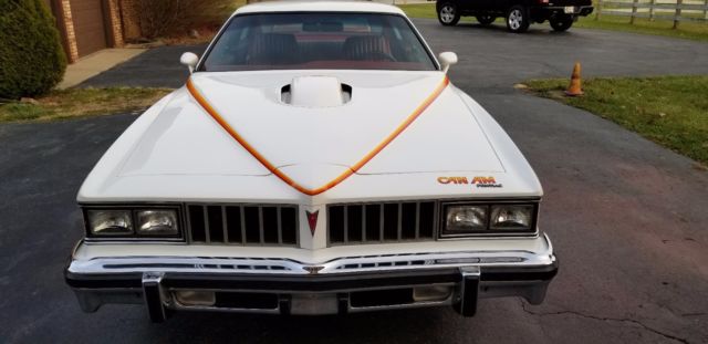 1977 White Pontiac Le Mans Coupe