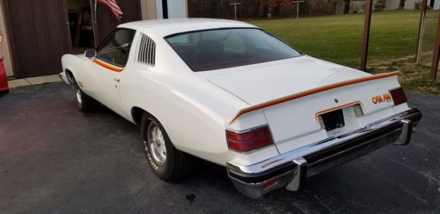 1977 White Pontiac Le Mans Coupe