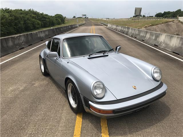 1977 -- Porsche 911 --